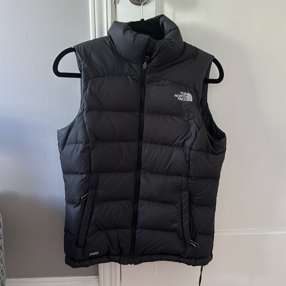 Black north face vest